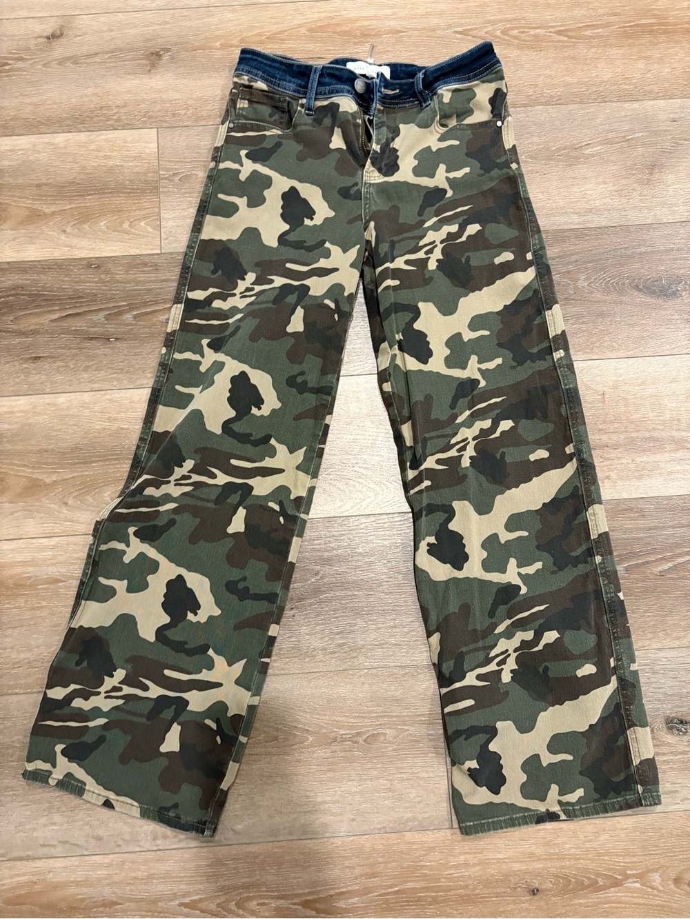 Camouflage Wide-Leg Cargo Pants - Green/Tan/Black